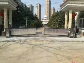 安徽省合肥第一人民醫(yī)院車牌識別及廣告道閘 安徽省合肥第一人民醫(yī)院車牌識別及廣告道閘