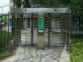 福建三明清流縣某小區(qū)全高閘 福建三明清流縣某小區(qū)全高閘